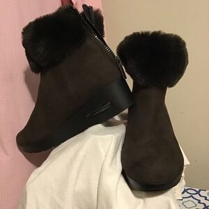 🔥Best offers, DKNY, new cond. see pics, size 8M, gorgeous ankle boots